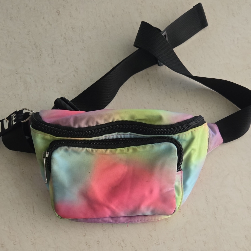 Icing Multi-color Fabric Waist/shoulder Pack. One Size. Pre-owned.